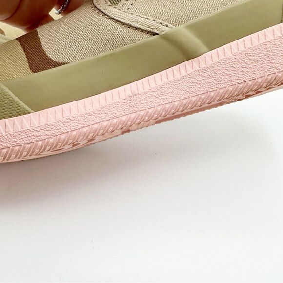 Hunter Canvas Plimsoll Desert Camo Slip-On Sneakers Pink Sole Women Sz 6 - Picture 11 of 14